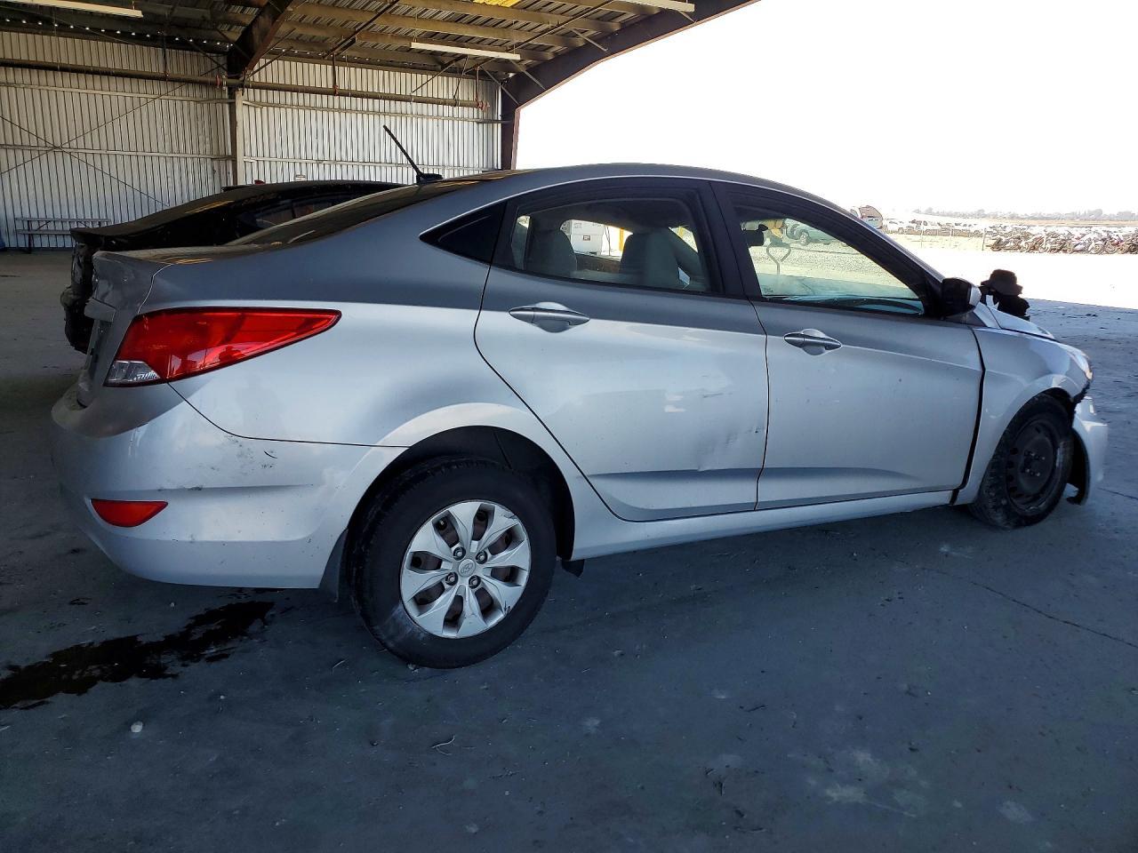 2016 Hyundai Accent - Фото 3
