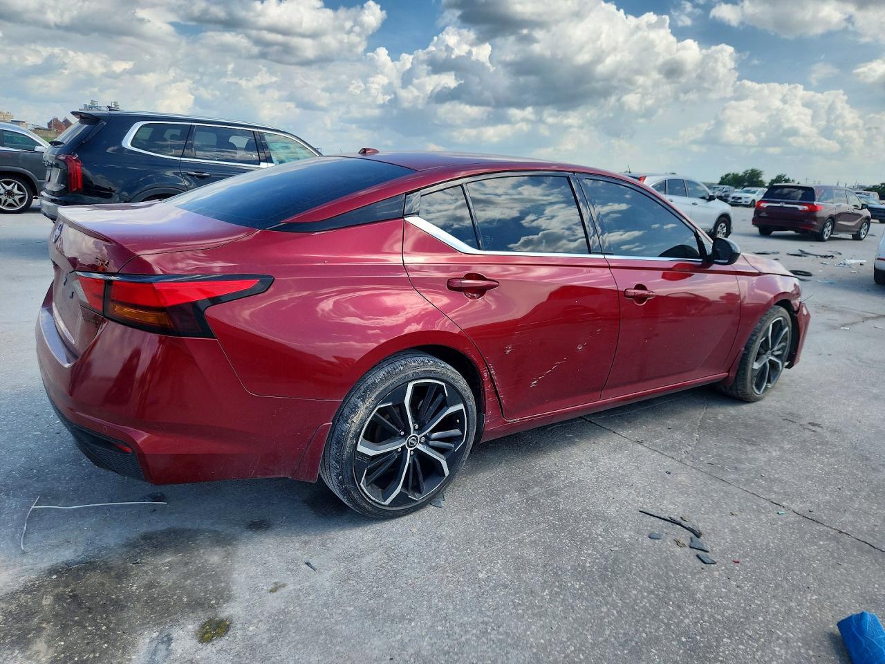 2024 Nissan Altima Sr - Image 3