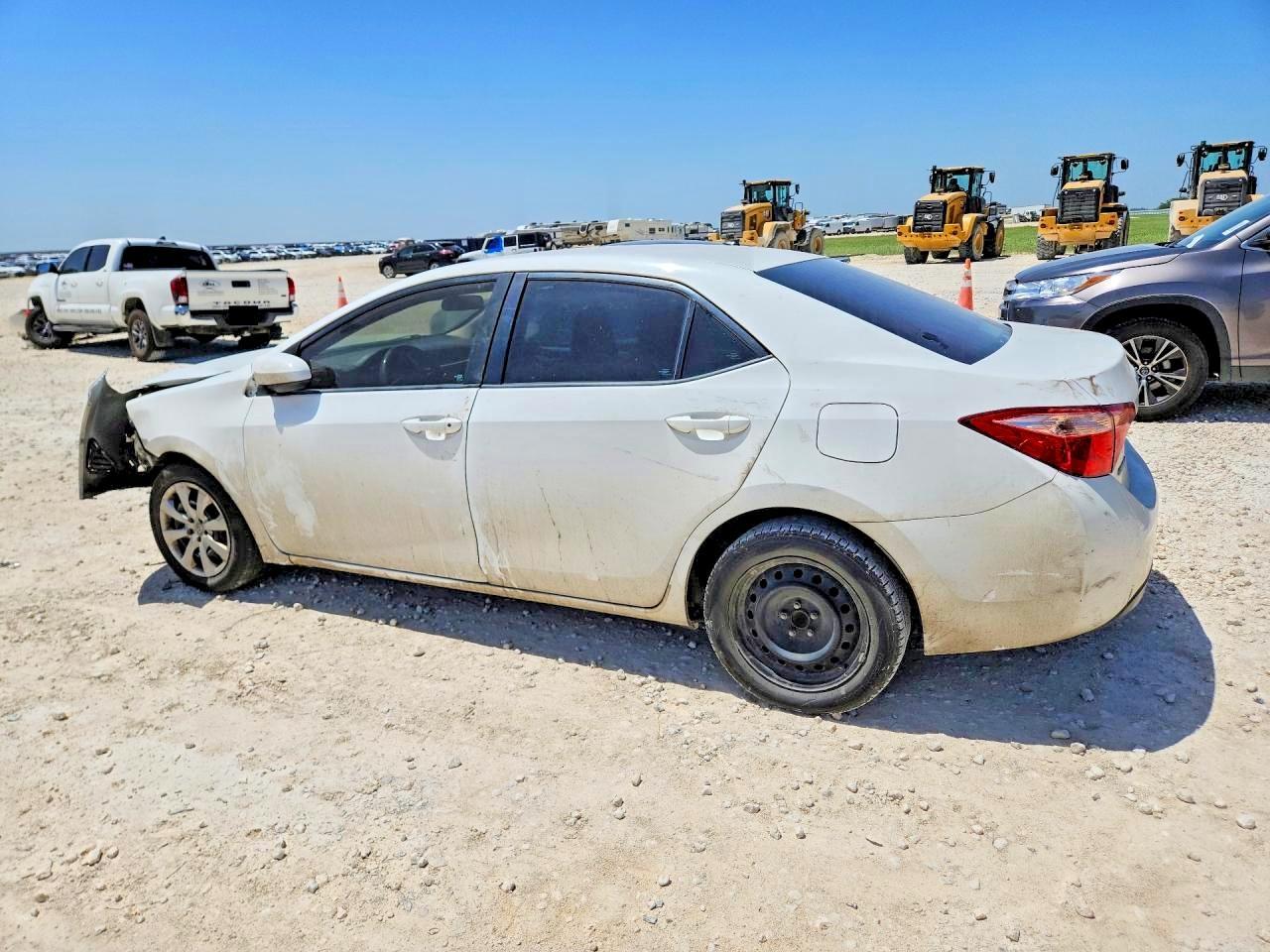 2017 Toyota Corolla Le - Фото 2