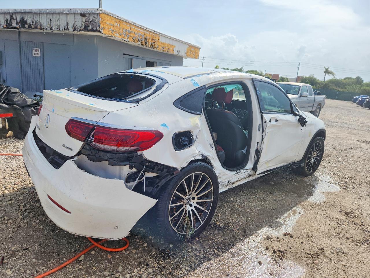2023 Mercedes-Benz Glc Coupe 300 4Matic - Фото 3
