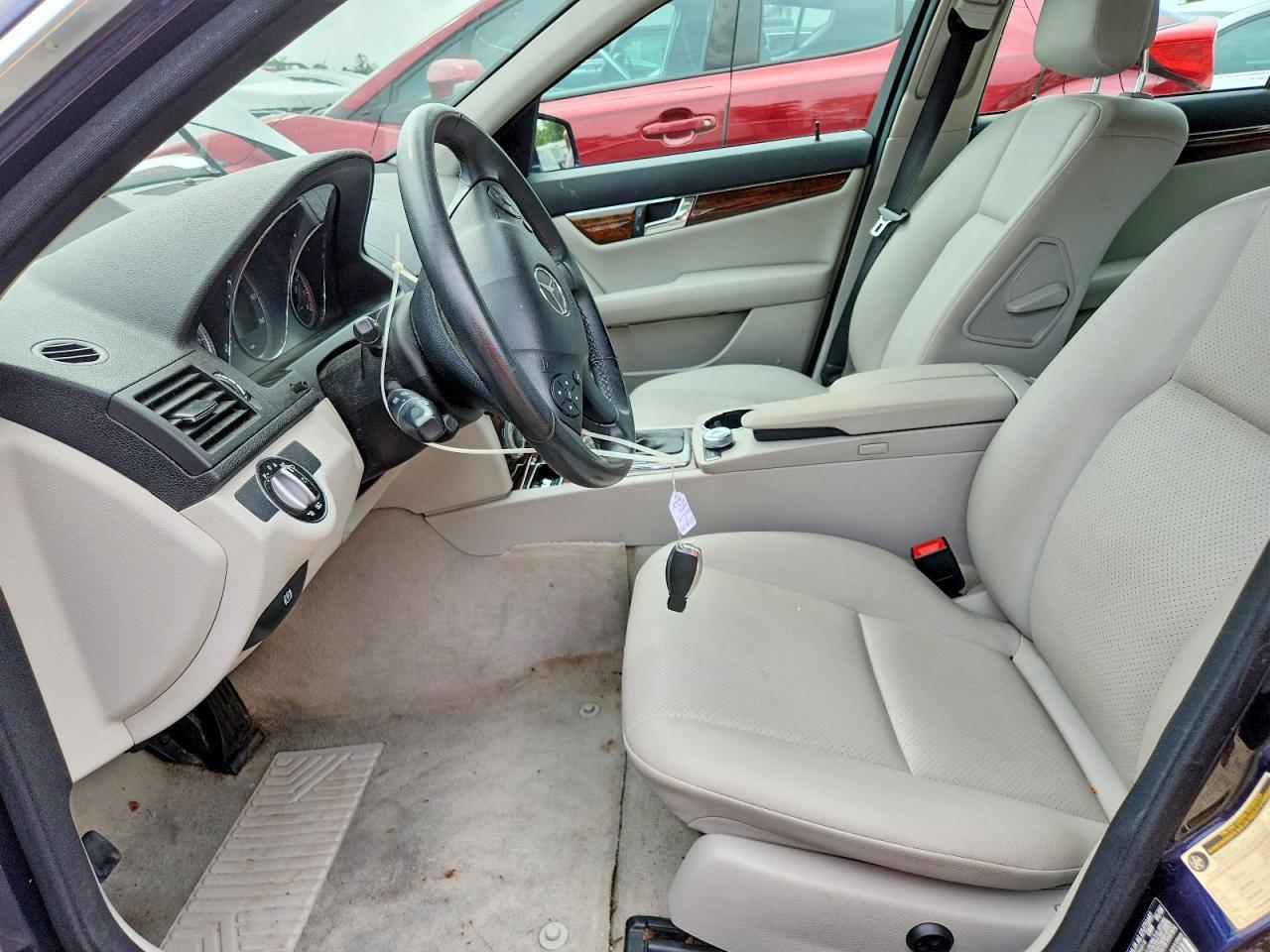 2010 Mercedes-Benz C 300 4Matic - Фото 7