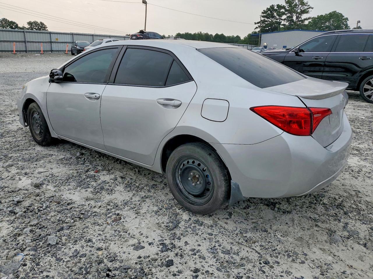 2019 Toyota Corolla Se - Фото 2