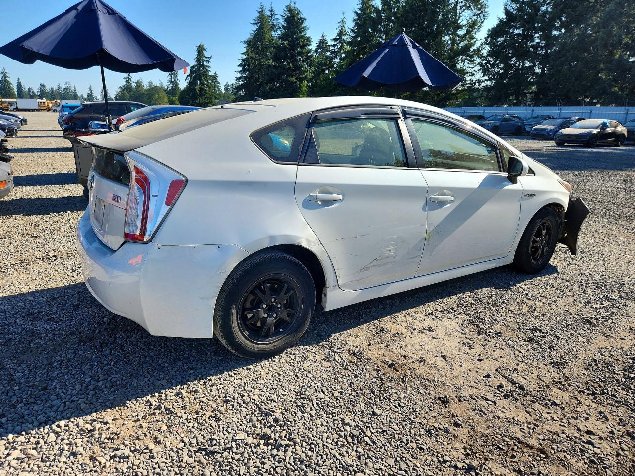 2015 Toyota Prius Two - Image 3