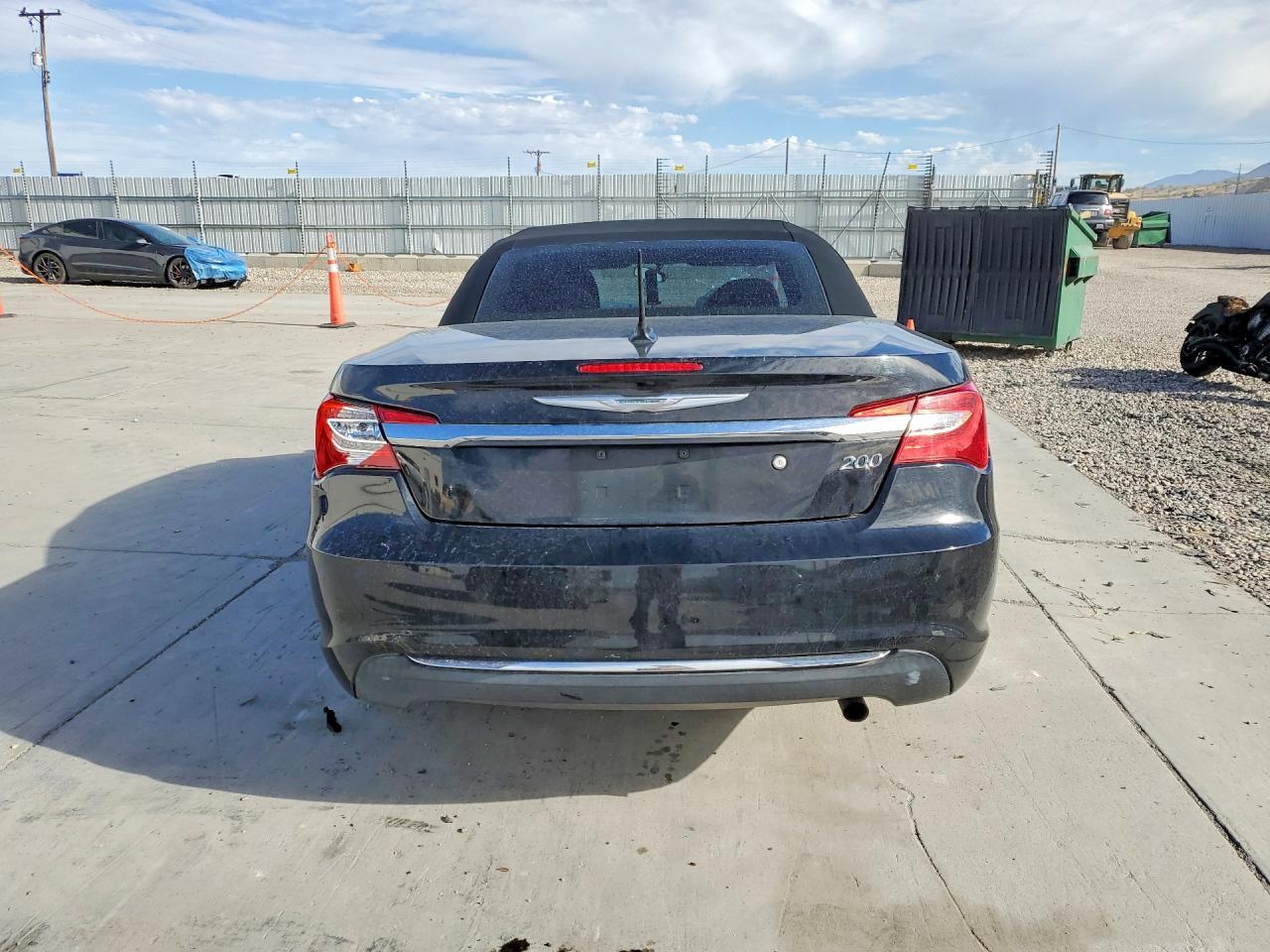 2013 Chrysler 200 Touring - Image 6