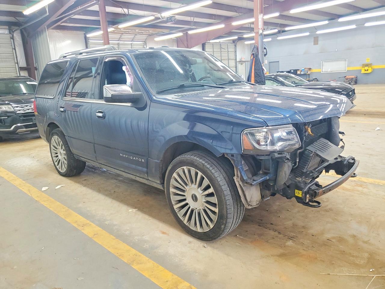 2017 Lincoln Navigator Select - Image 4