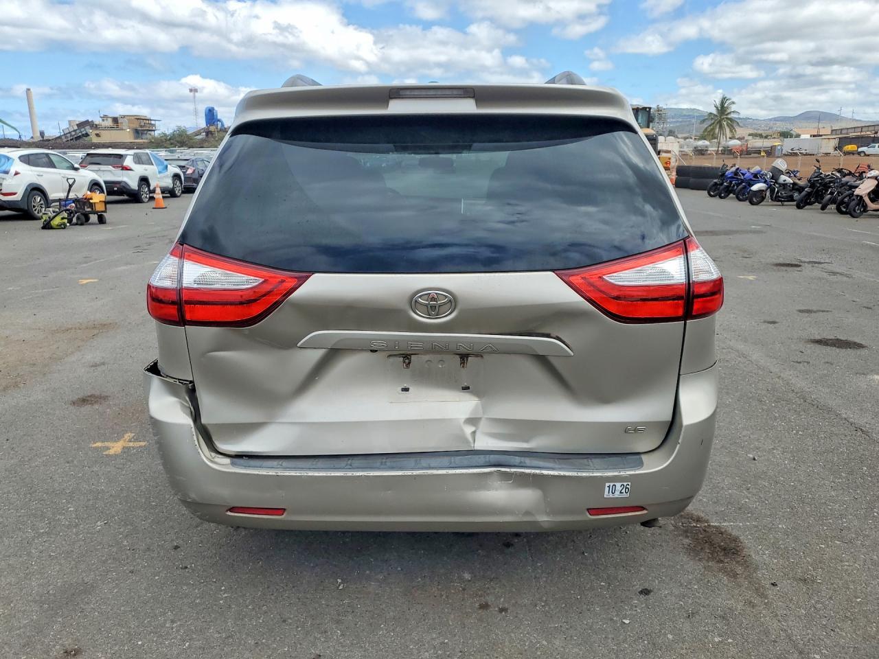 2016 Toyota Sienna Le - Фото 6