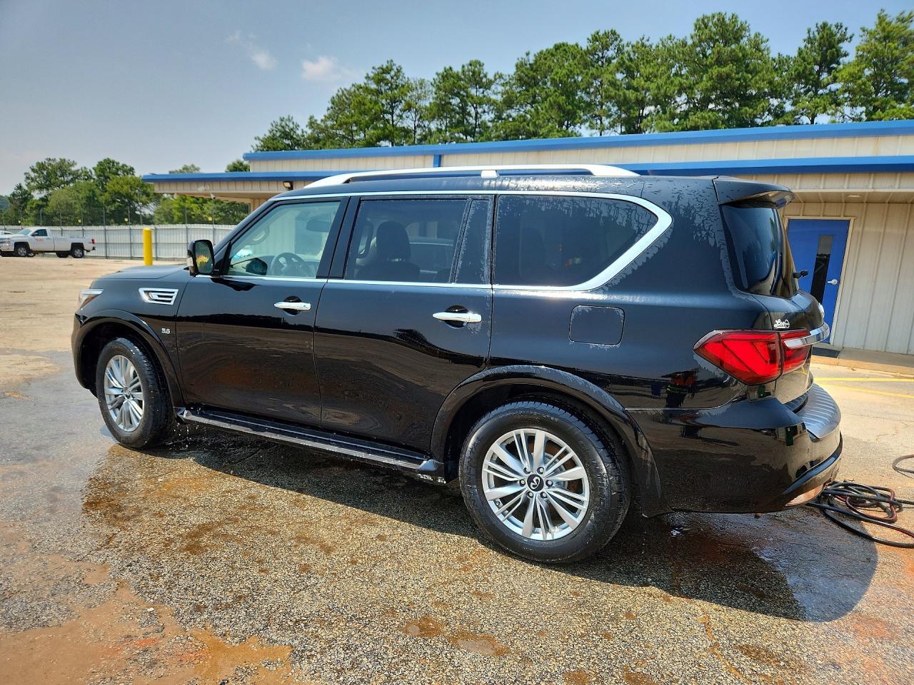 2019 Infiniti Qx80 Luxe - Image 2