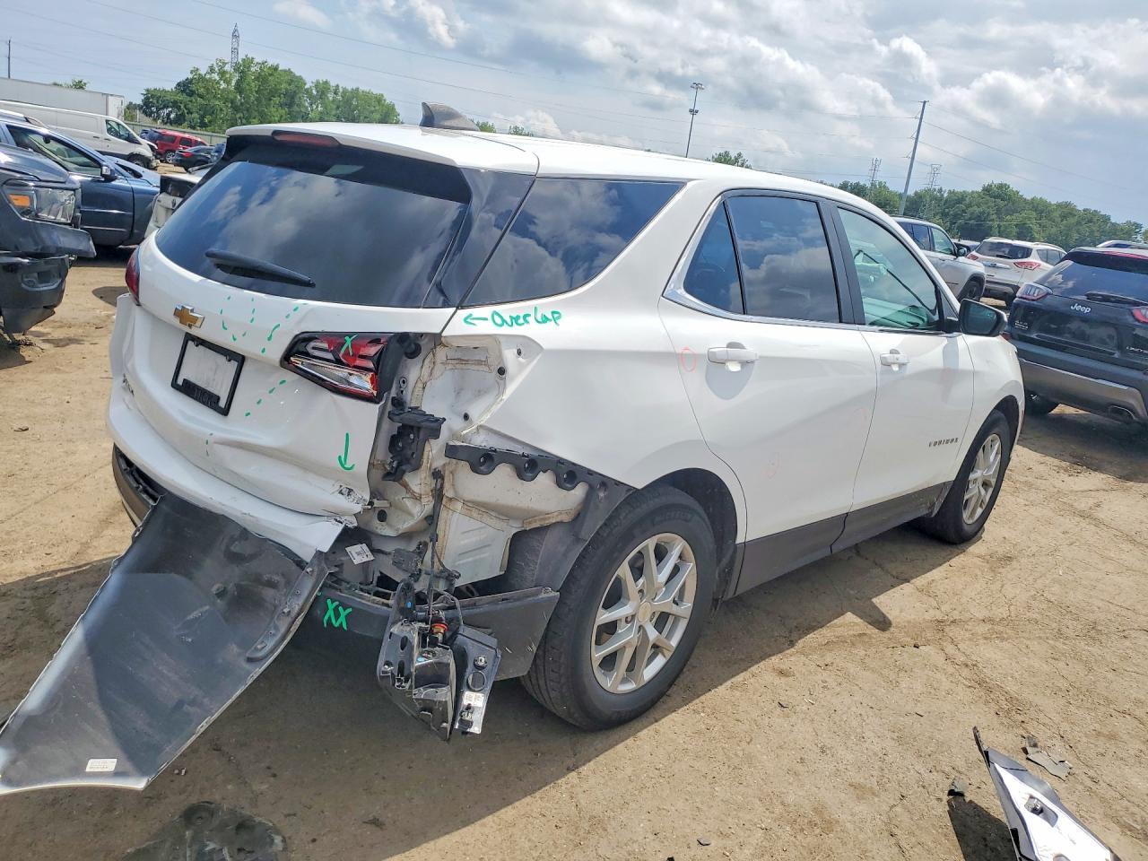 2022 Chevrolet Equinox Lt - Image 3