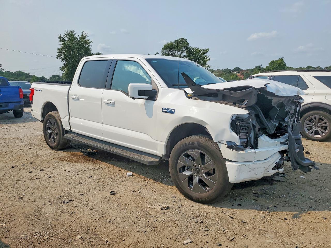 2025 Ford F150 Lightning Lariat - Image 4