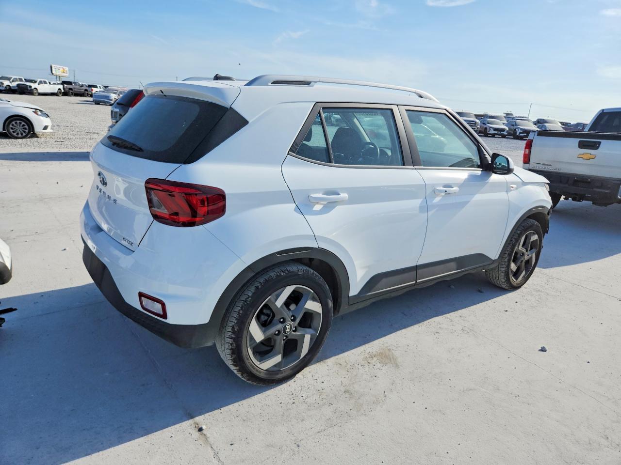 2026 Hyundai Venue Sel - Image 3