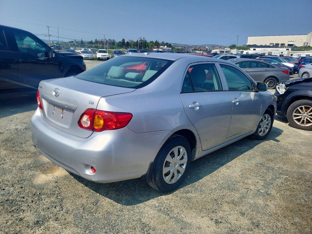 2010 Toyota Corolla Base - Фото 3