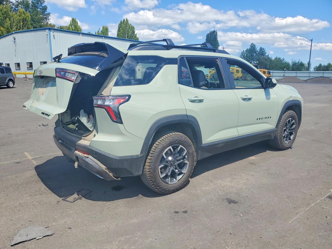 2025 Chevrolet Equinox Activ - Image 3