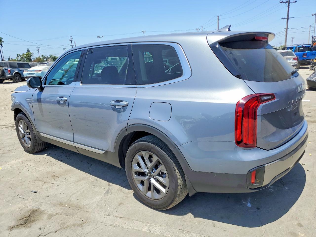 2025 Kia Telluride Lx - Image 2