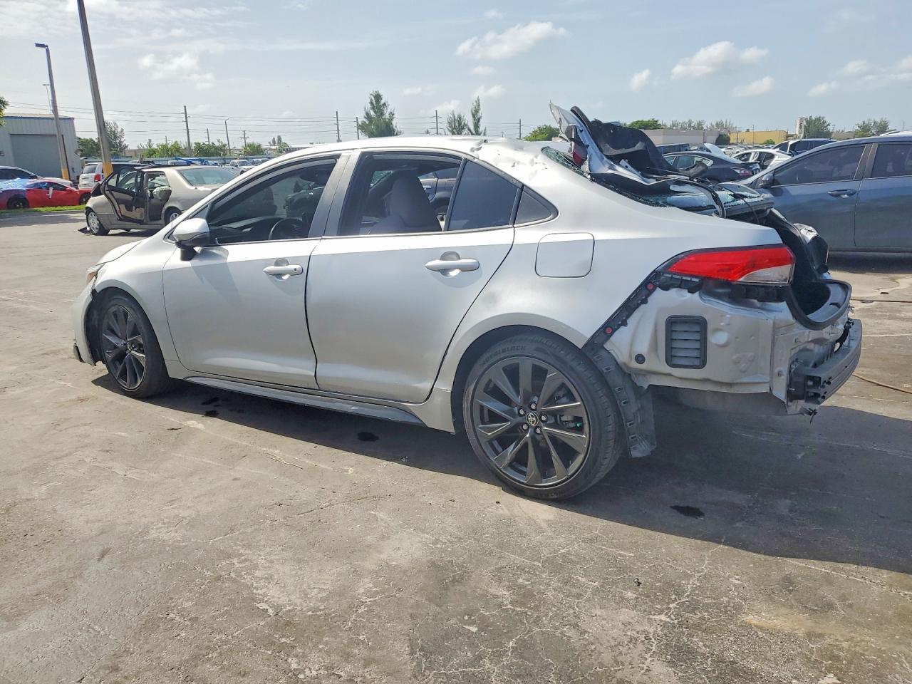 2023 Toyota Corolla Se - Фото 2