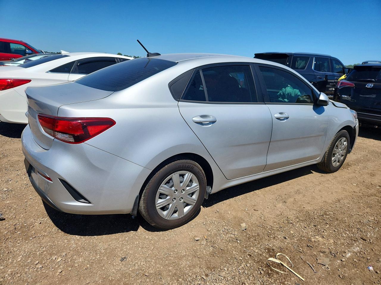 2022 Kia Rio S - Фото 3