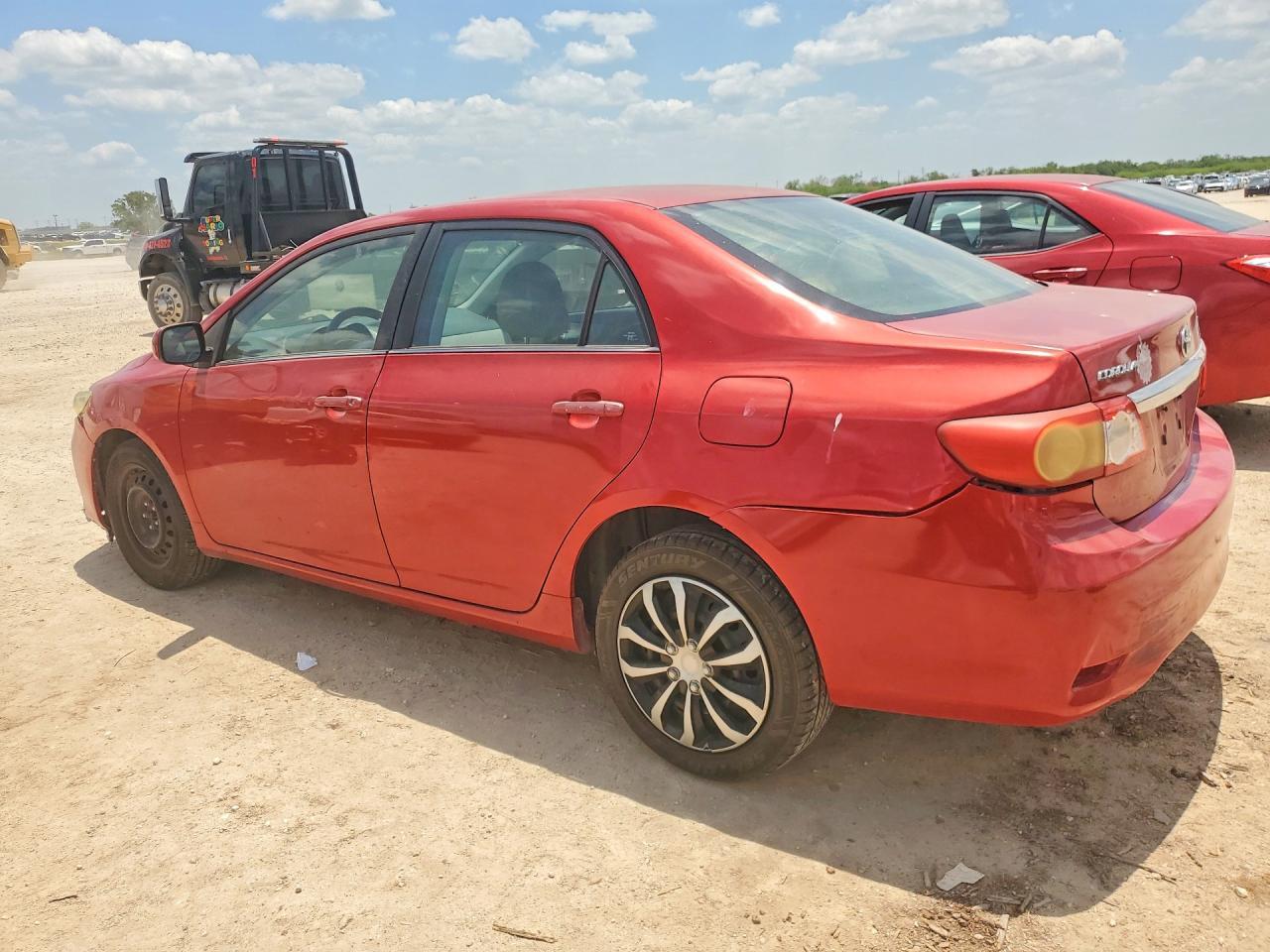 2013 Toyota Corolla Le - Image 2