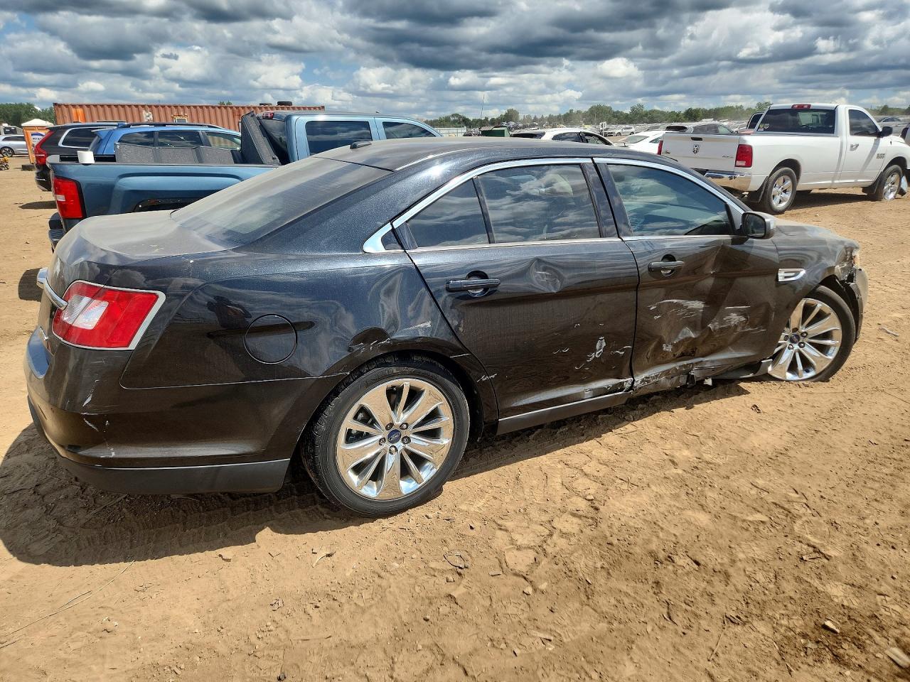 2010 Ford Taurus Limited - Фото 3