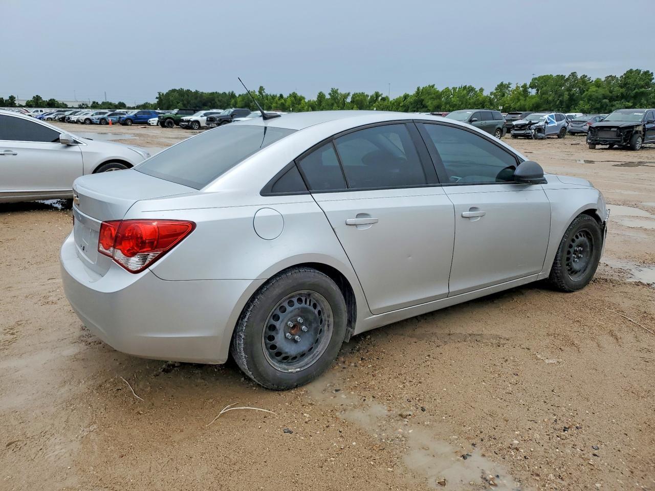 2014 Chevrolet Cruze Ls - Фото 3