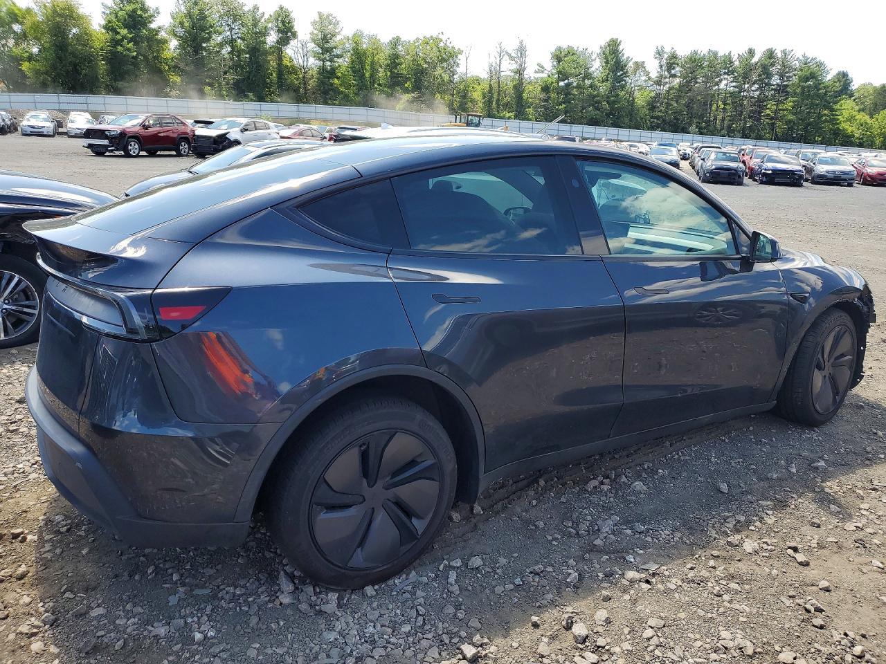 2026 Tesla Model Y - Image 3