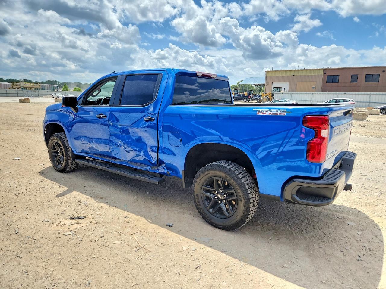 2024 Chevrolet Silverado K1500 Lt Trail Boss - Фото 2