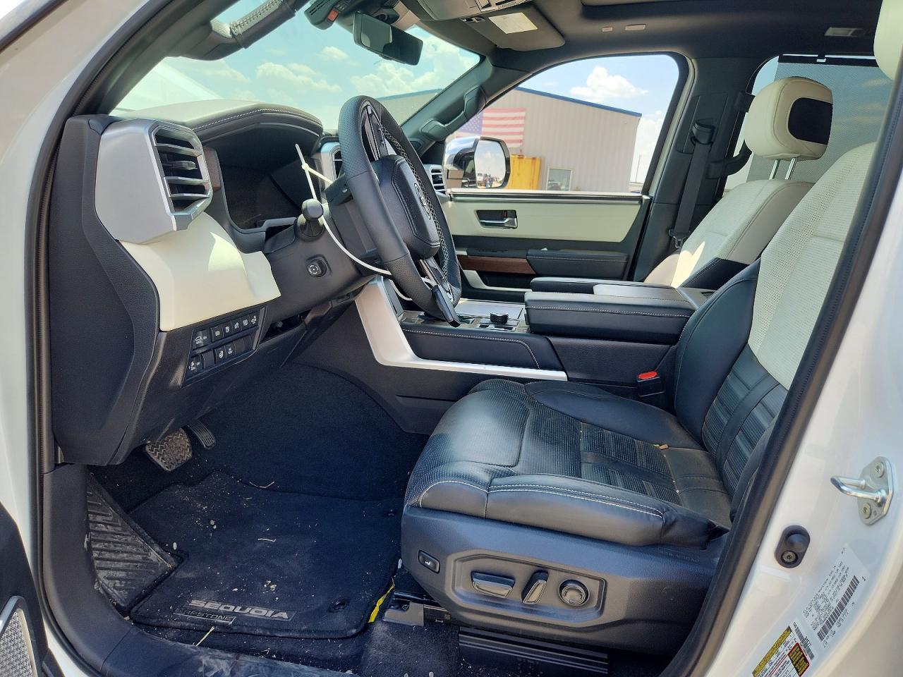 2025 Toyota Sequoia Capstone - Image 7