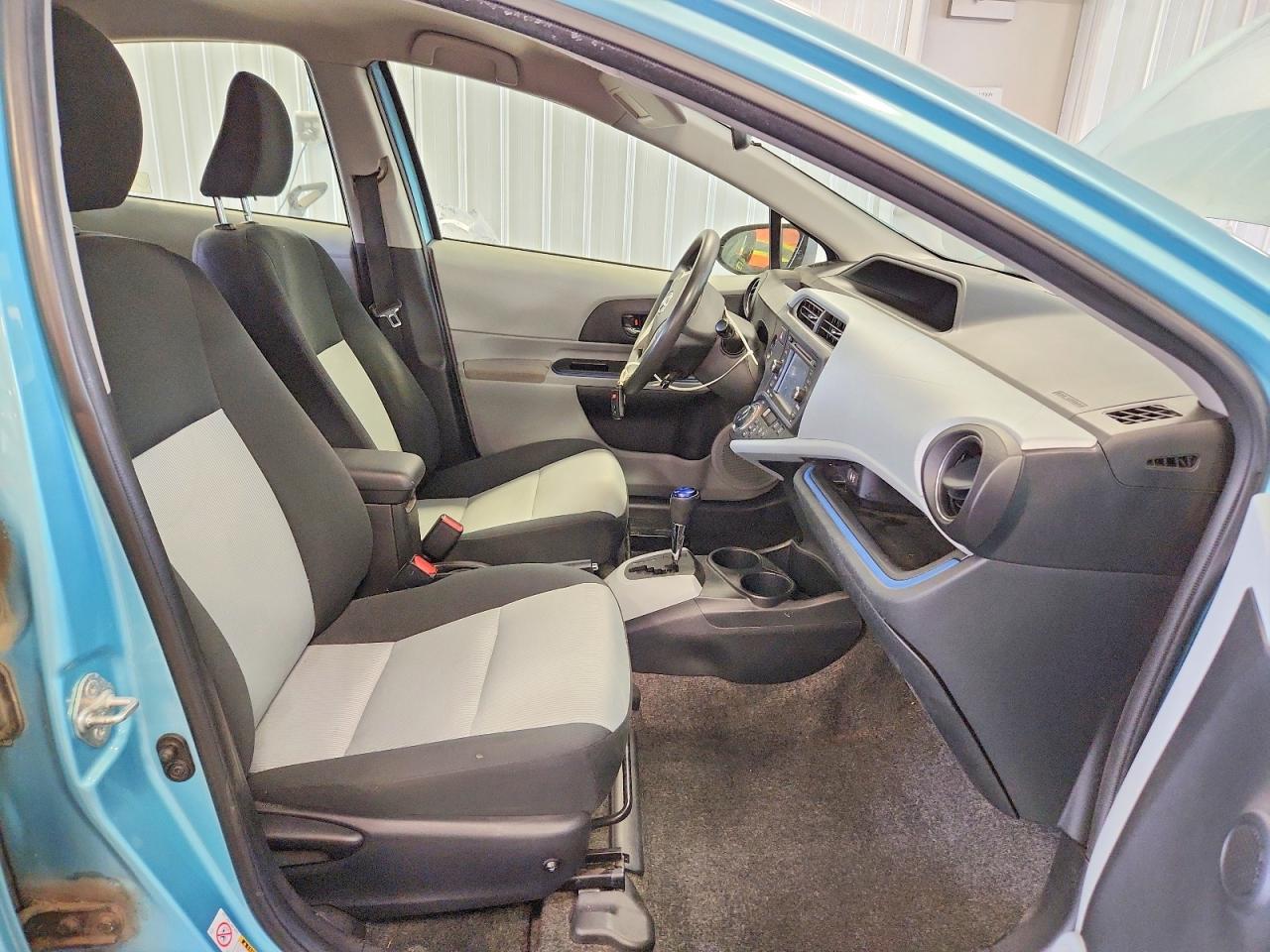 2012 Toyota Prius C Three - Фото 7