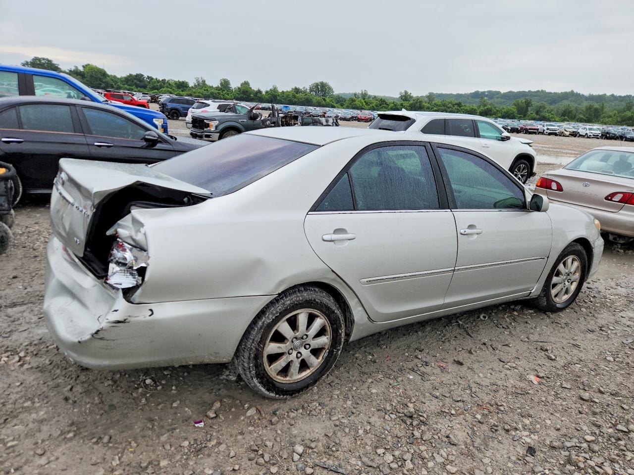 2004 Toyota Camry Xle V6 - Image 3