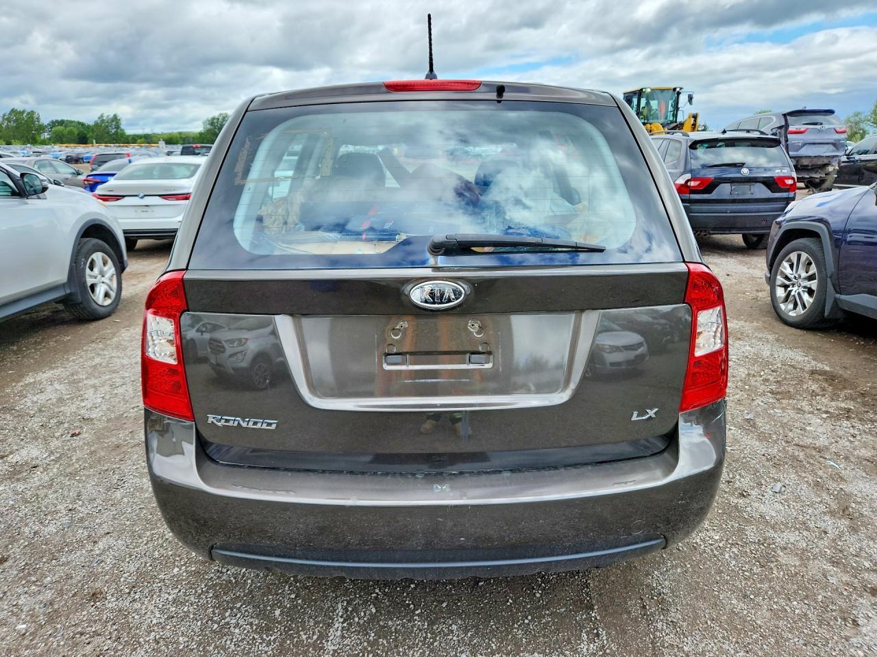 2010 Kia Rondo Lx - Фото 6