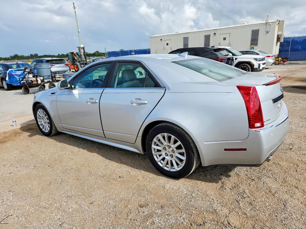 2011 Cadillac Cts Luxury Collection - Image 2