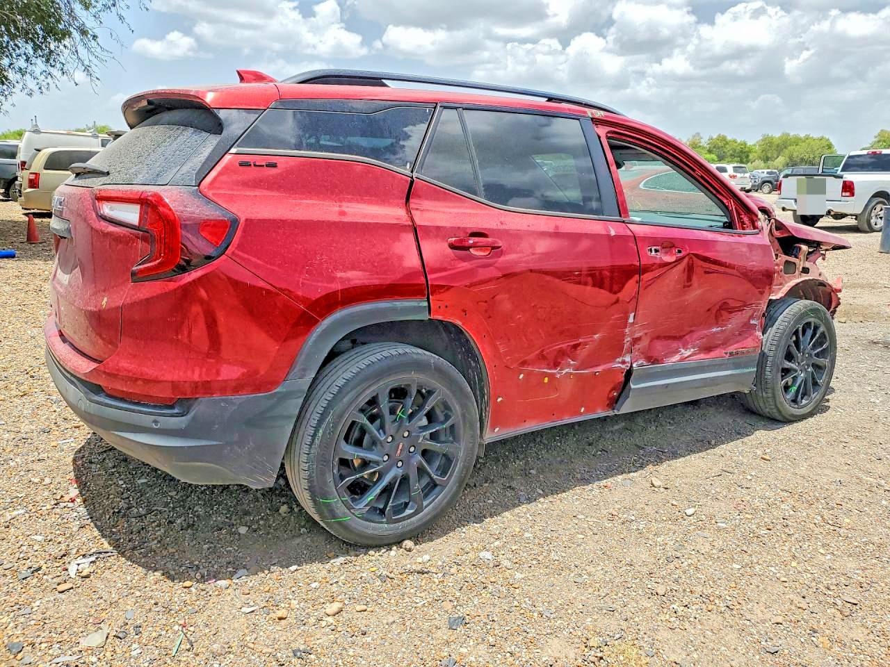 2023 GMC Terrain Sle - Image 3