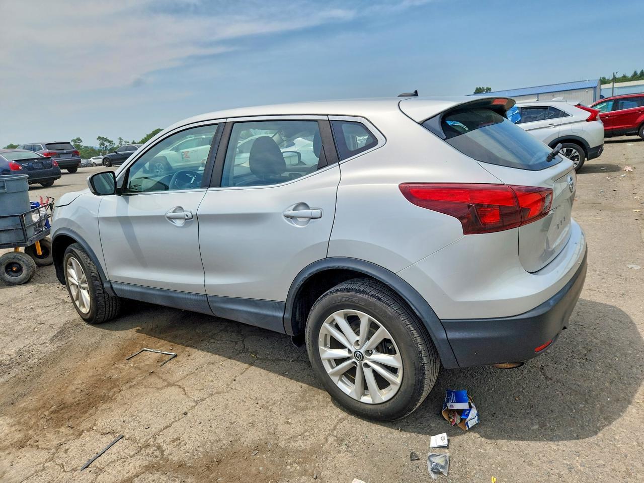 2019 Nissan Rogue Sport S - Фото 2
