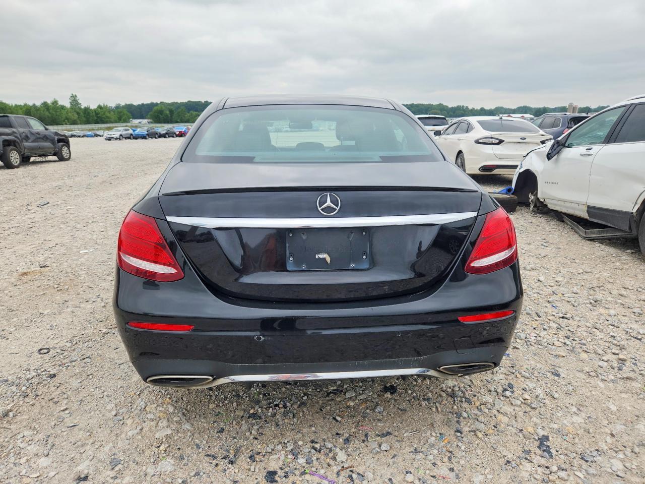 2018 Mercedes-Benz E 400 4Matic - Image 6