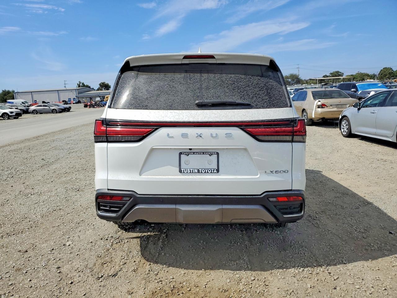2024 Lexus Lx 600 Premium - Image 6