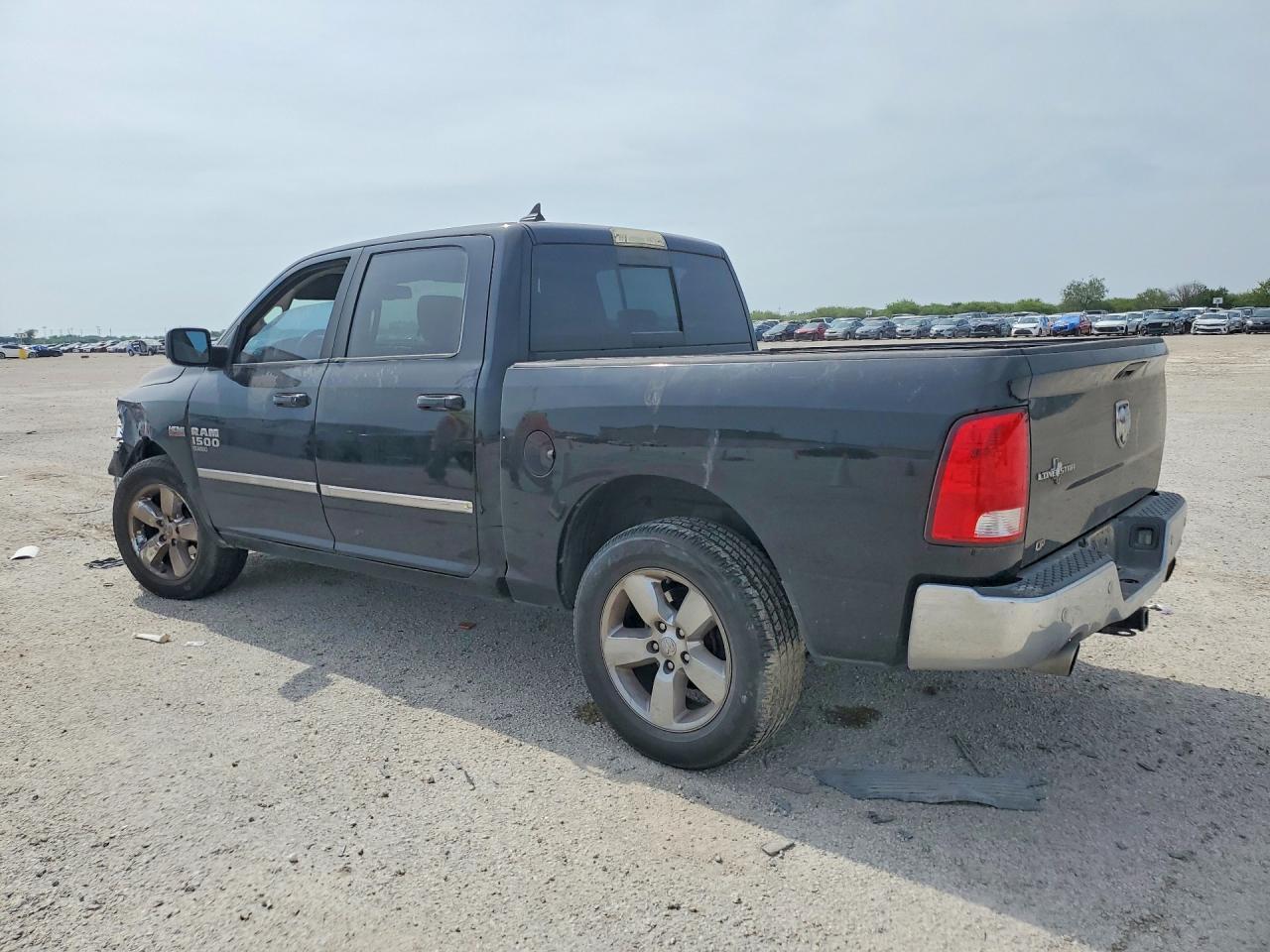 2019 Ram 1500 Classic Slt - Фото 2