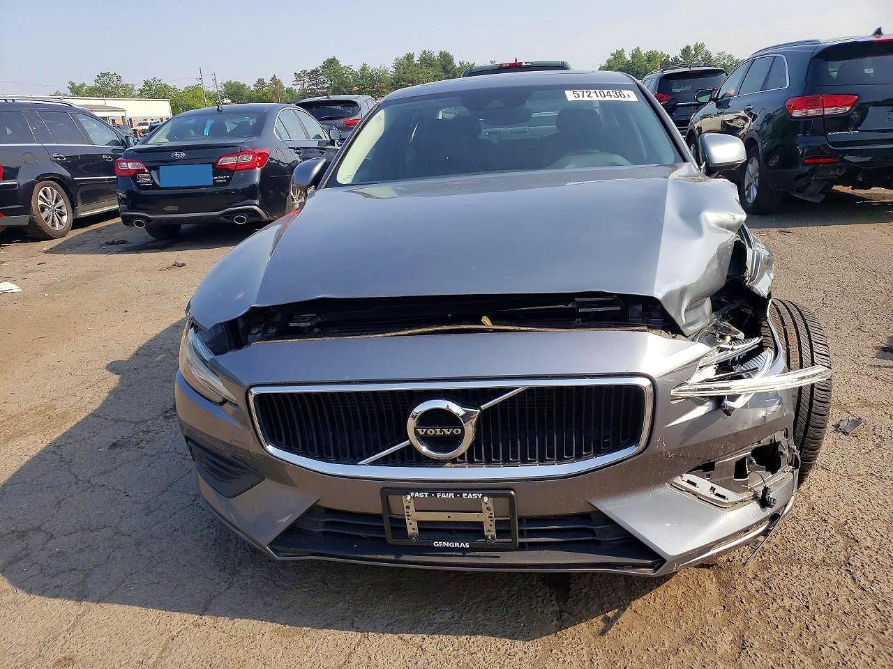 2019 Volvo S60 T6 Momentum - Image 5