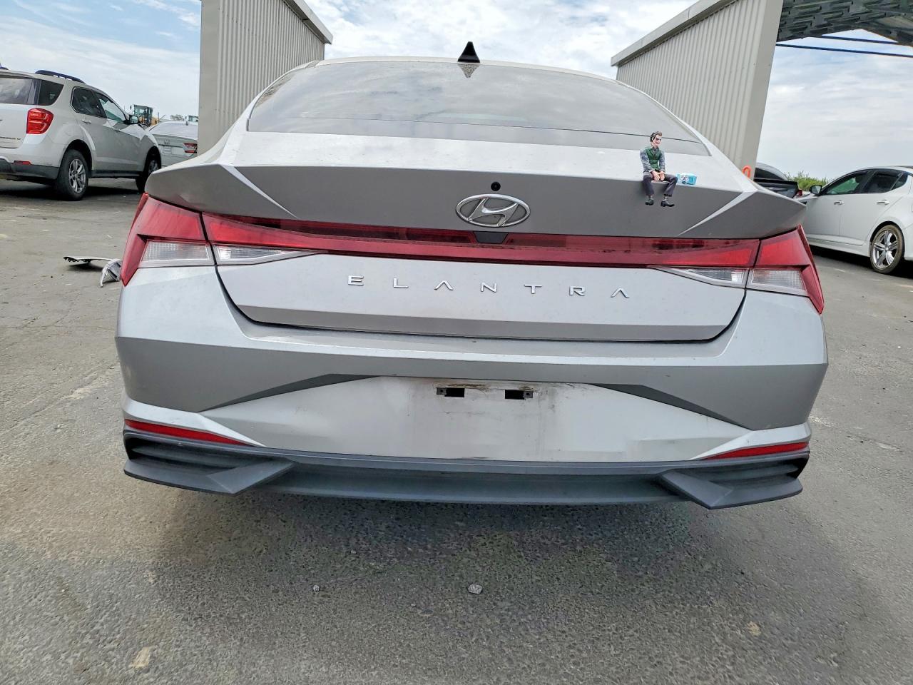 2021 Hyundai Elantra Se - Image 6
