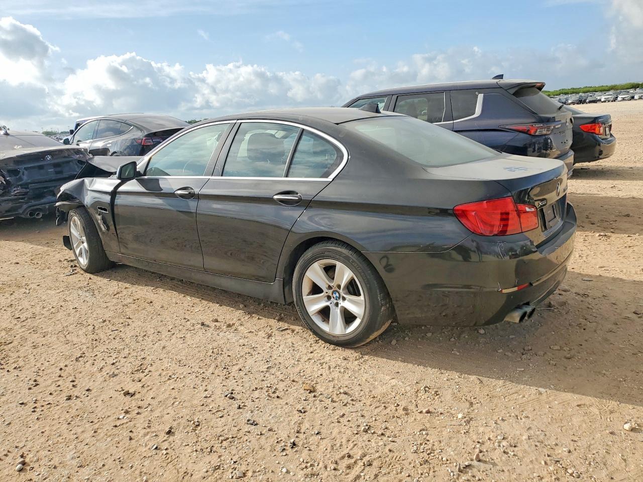 2013 BMW 528 Xi - Фото 2