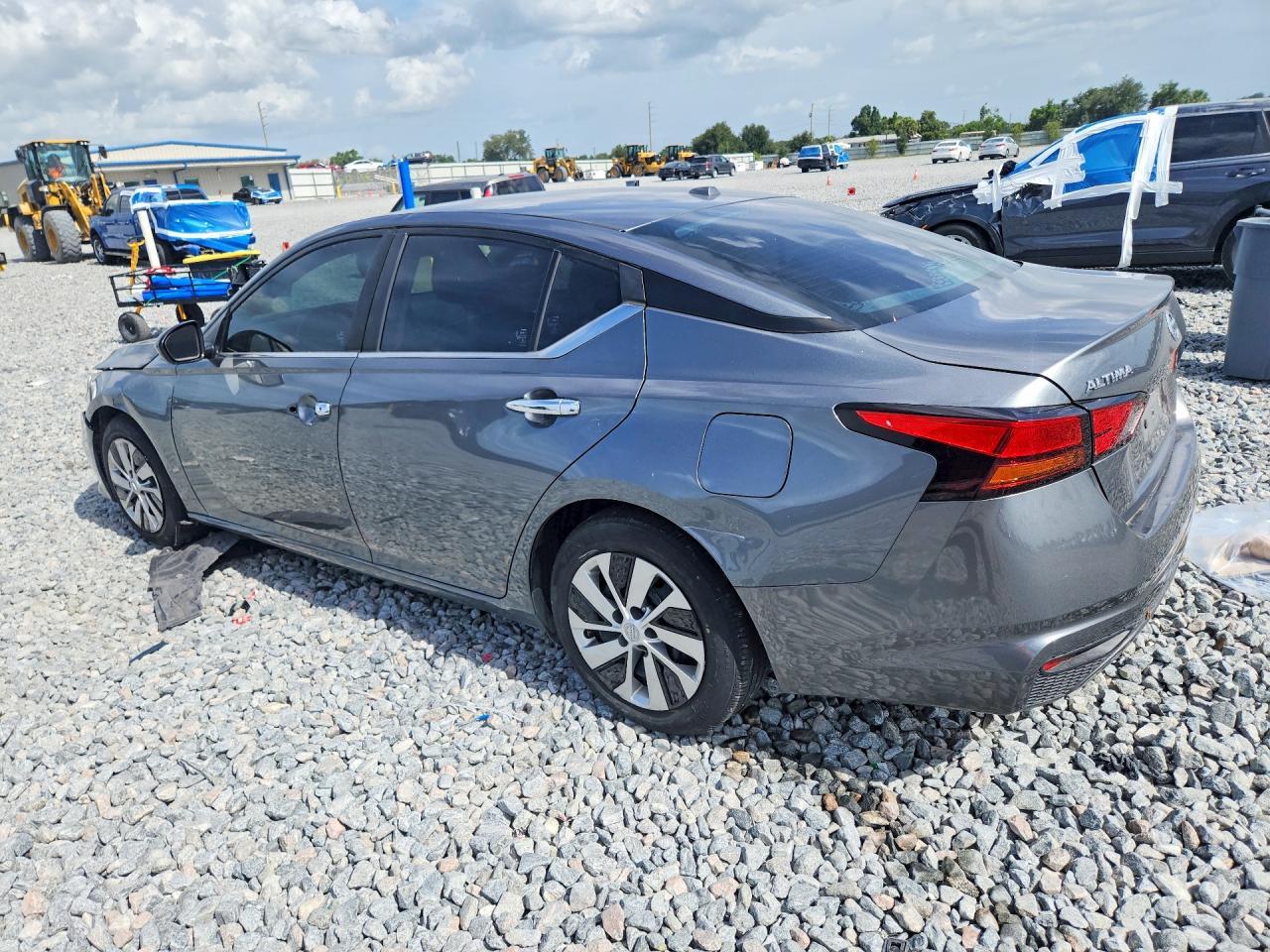2020 Nissan Altima S - Image 2