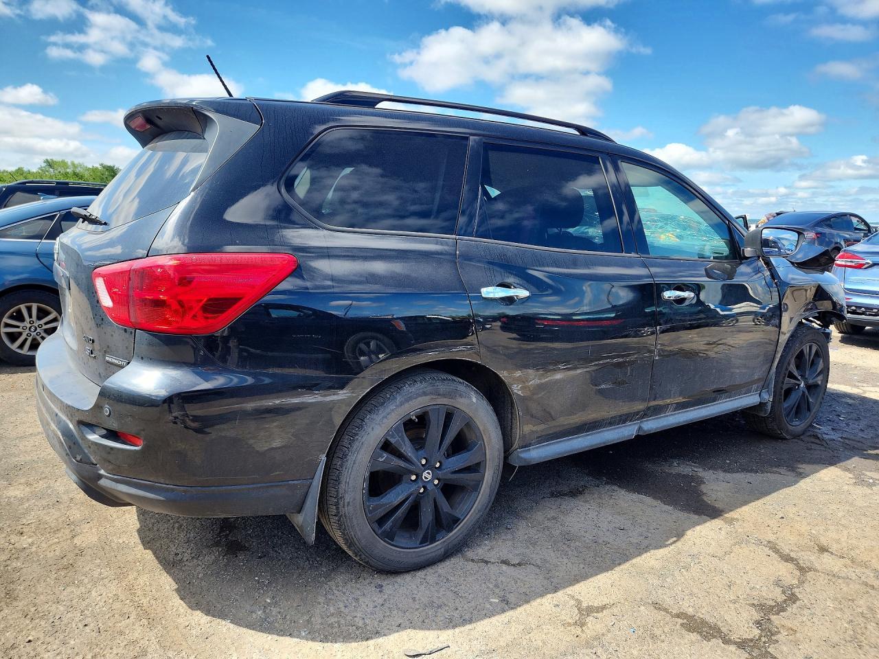 2018 Nissan Pathfinder Sl - Image 3