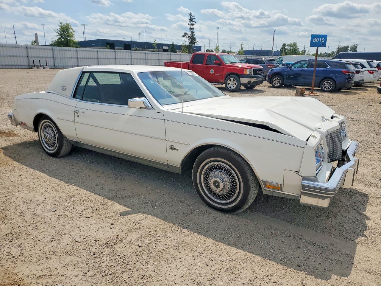 1981 Buick Riviera - Image 4