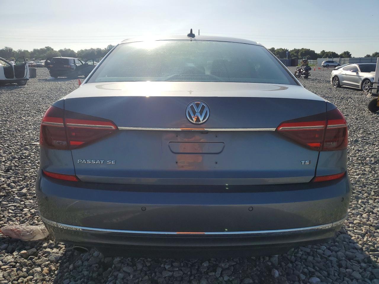 2018 Volkswagen Passat Se - Фото 6
