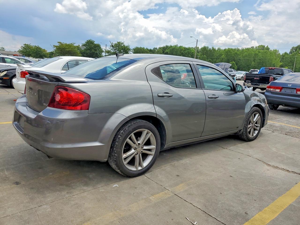 2013 Dodge Avenger Sxt - Image 3
