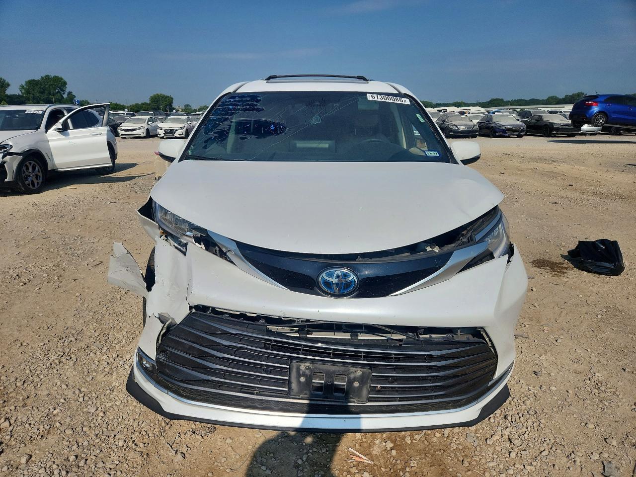2022 Toyota Sienna Limited 7-Passenger - Фото 5