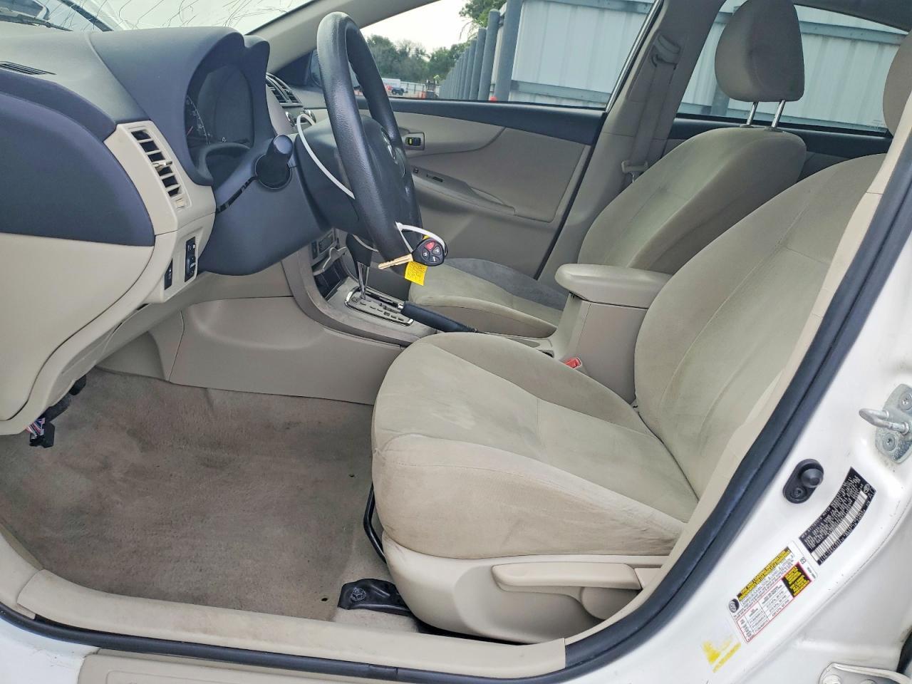 2011 Toyota Corolla Le - Фото 7