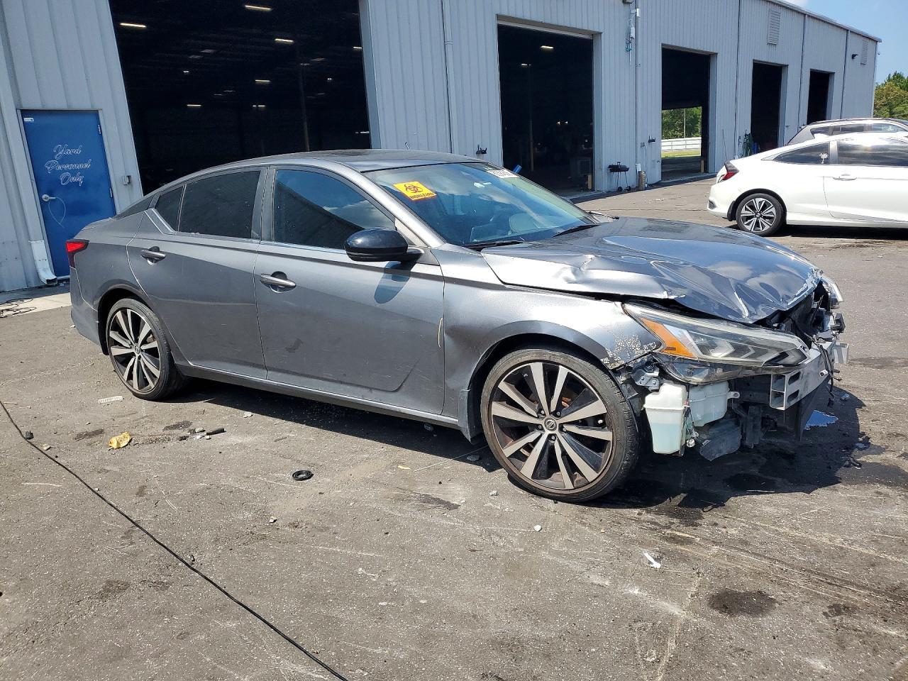 2020 Nissan Altima Sr - Image 4