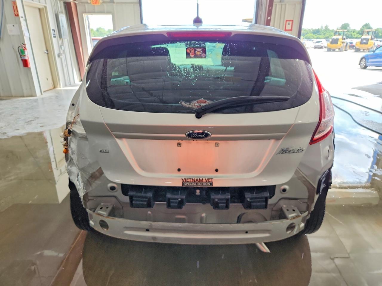 2016 Ford Fiesta Se - Фото 6