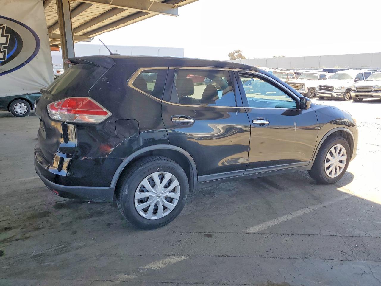 2015 Nissan Rogue S - Image 3