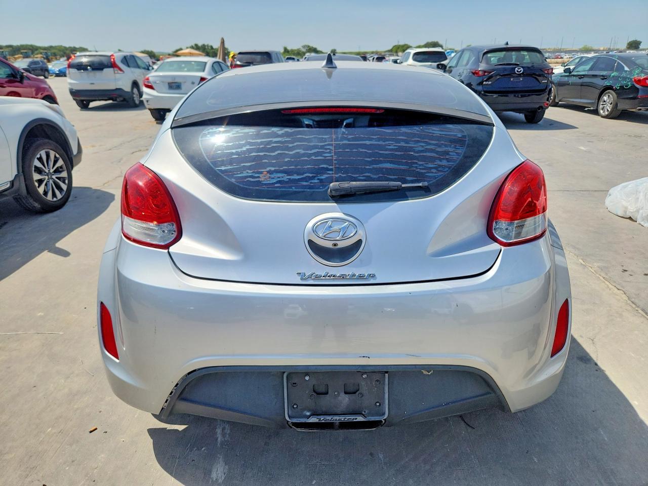 2015 Hyundai Veloster Base - Фото 6