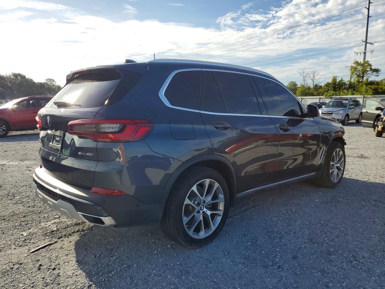 2020 BMW X5 Sdrive 40I - Фото 3