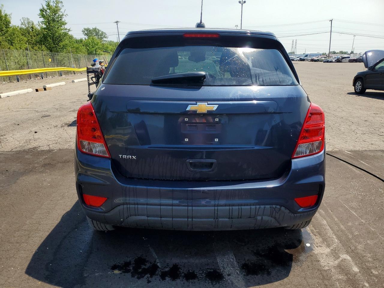 2019 Chevrolet Trax Ls - Image 6